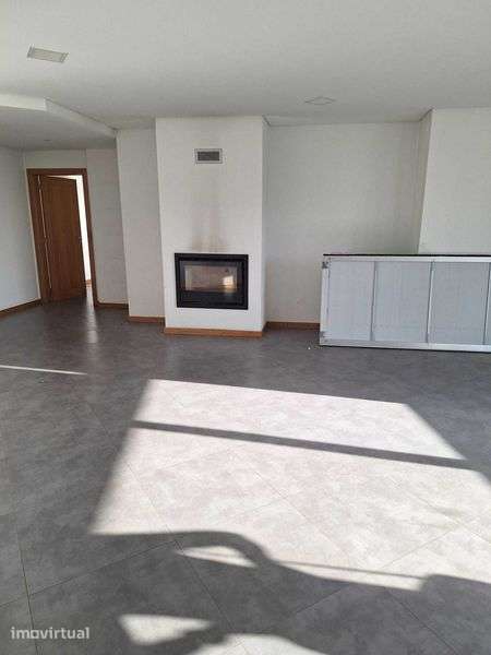 Arrendamento Apart. T2  Av.Europa Viseu - Grande imagem: 3/12