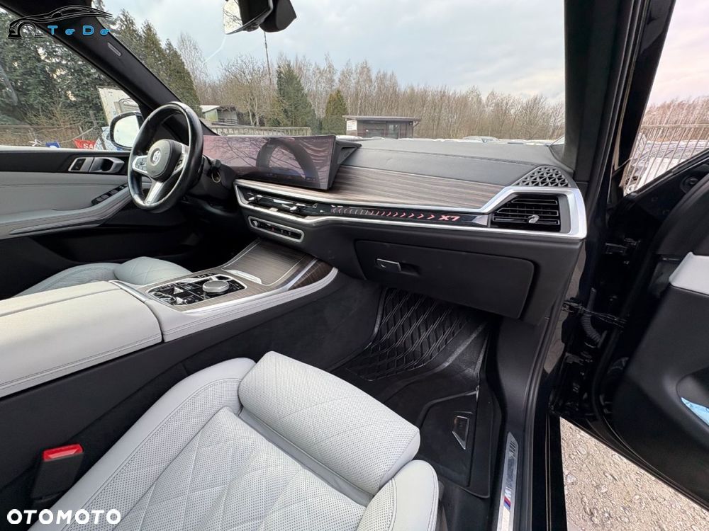 BMW X7 xDrive40i mHEV Individual Edition sport - 39