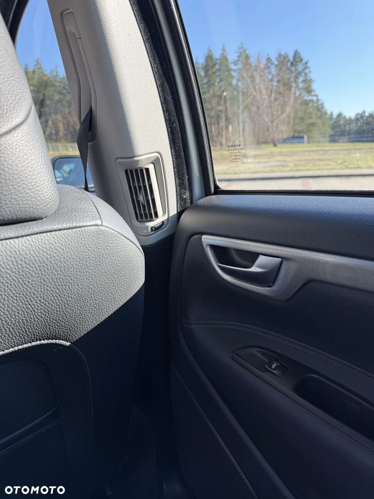 Volvo S60 2.5T Momentum - 32