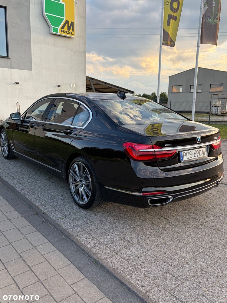 BMW Seria 7 750Li - 4