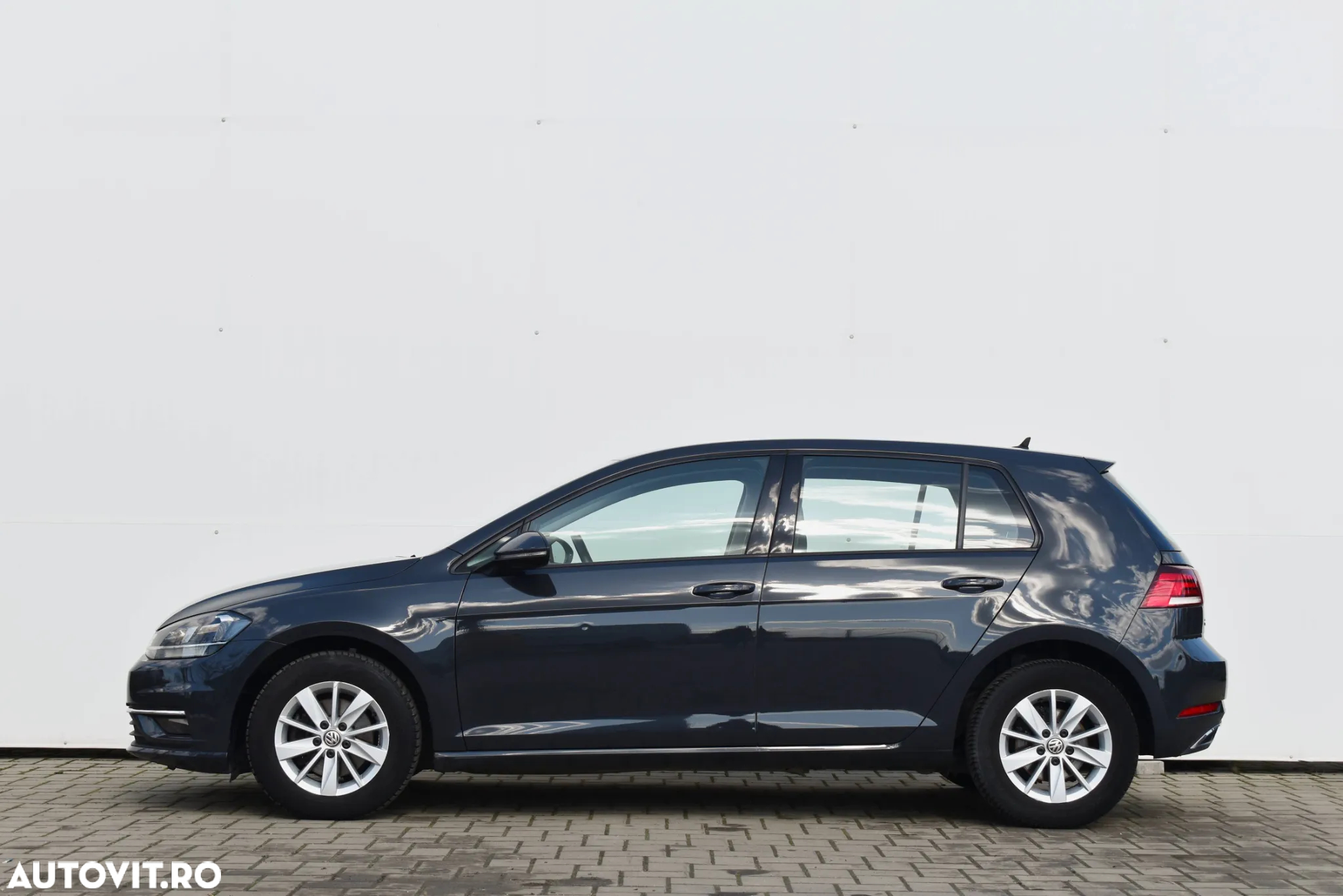 Volkswagen Golf 1.6 TDI Comfortline - 12