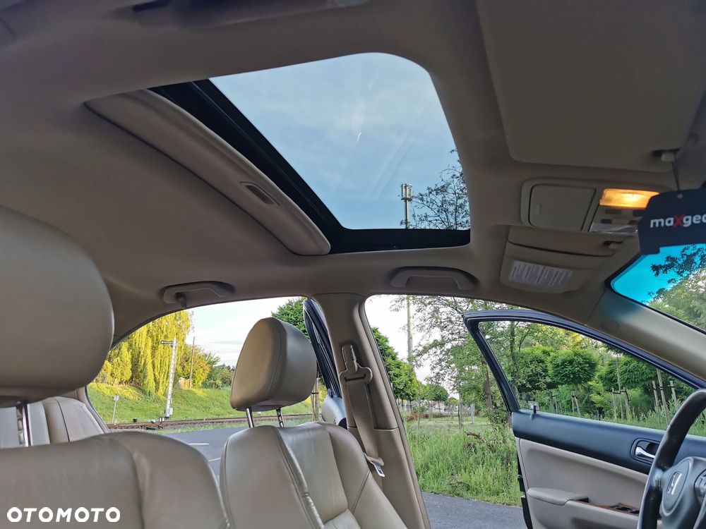 Honda Accord 2.0 Executive - 8