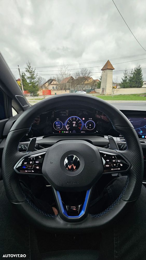 Volkswagen Golf - 11