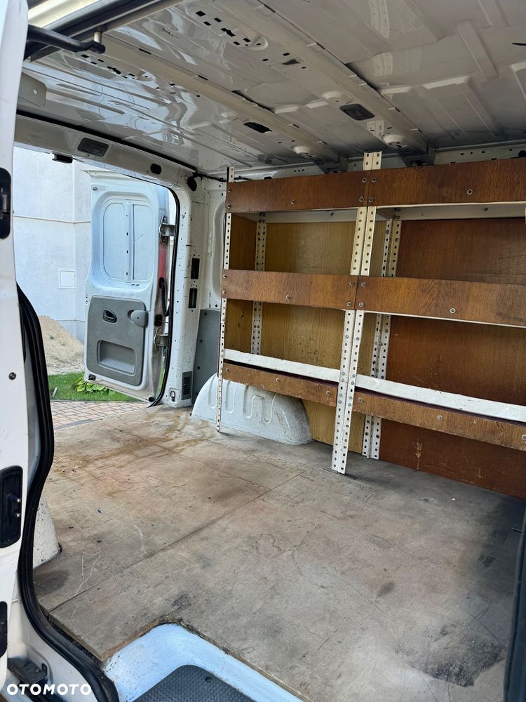 Renault Trafic - 12