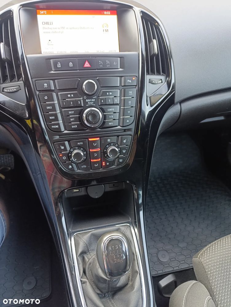 Opel Astra 1.4 Turbo Exklusiv - 26