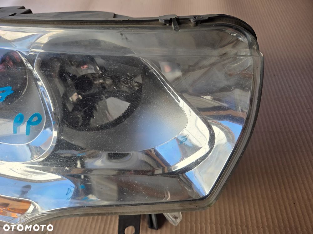 Lampa przednia prawa Citroen C4 II B7 - 2