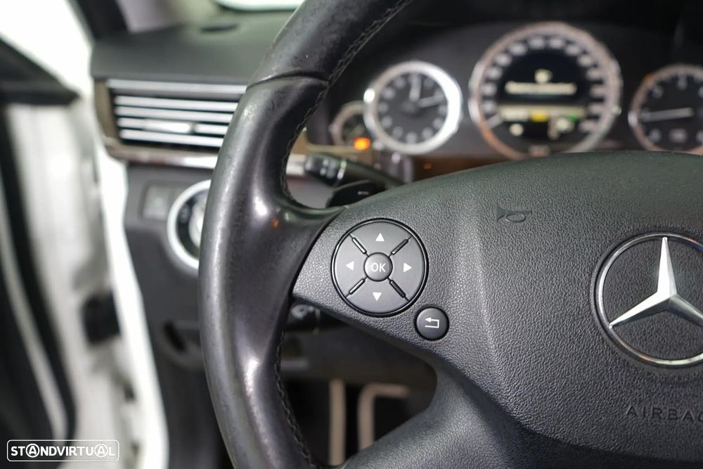Mercedes-Benz E 250 CDi Elegance BlueEfficiency Auto. - 22
