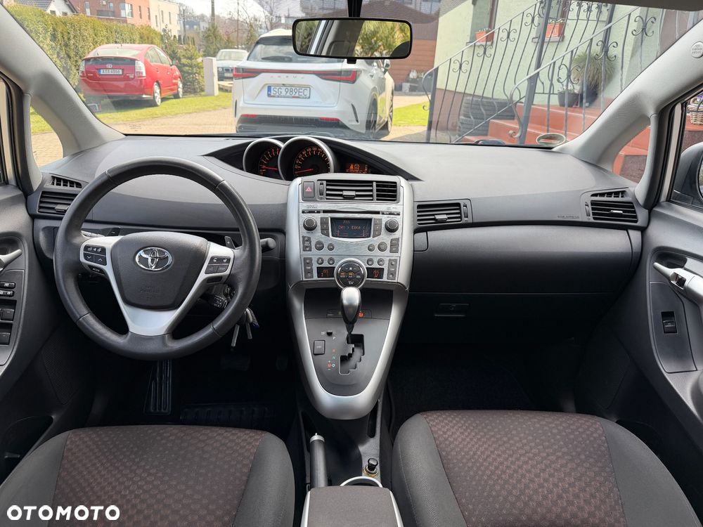 Toyota Verso 1.8 Multidrive Edition - 16
