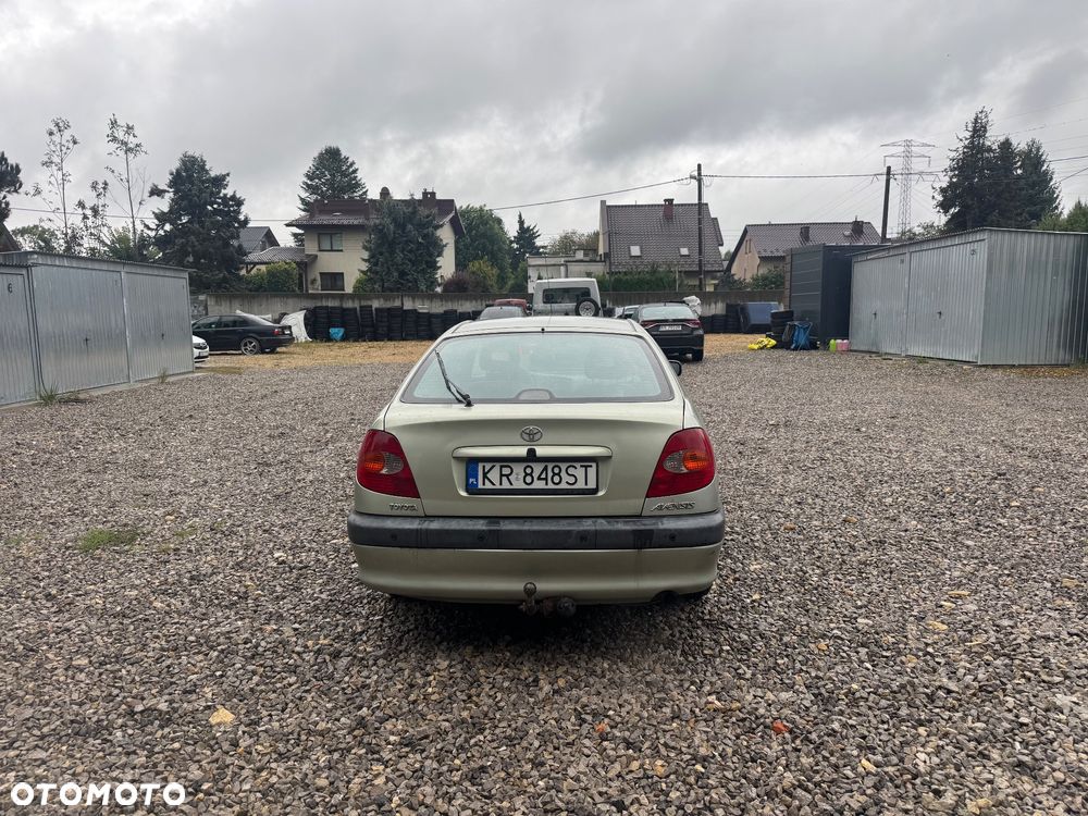 Toyota Avensis 2.0 Sol - 5