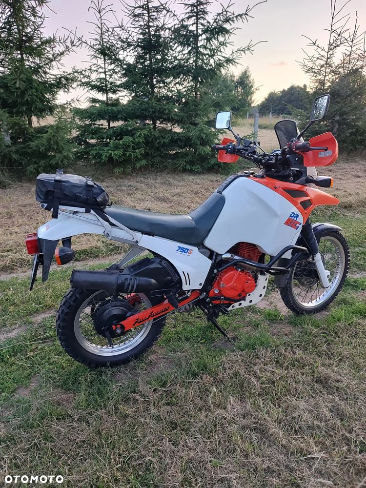Suzuki DR - 6