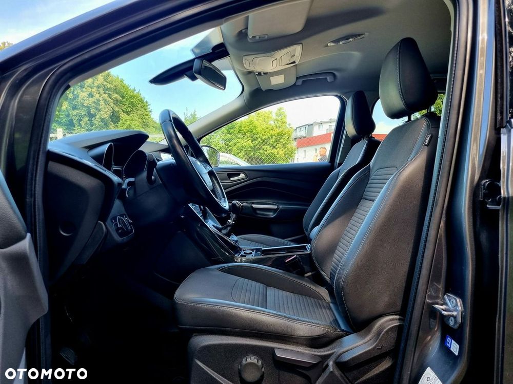 Ford Kuga 1.5 EcoBoost 2x4 Titanium - 9