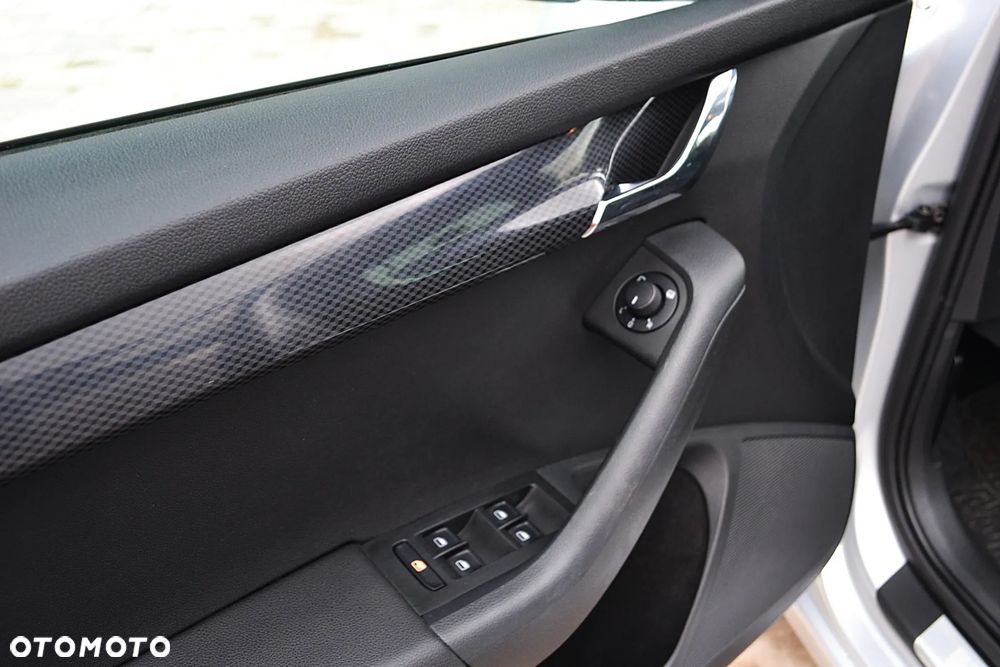 Skoda Octavia 2.0 TDI DSG RS - 14