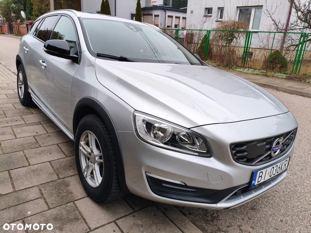 Volvo V60 Cross Country T5 AWD Geartronic Momentum - 2
