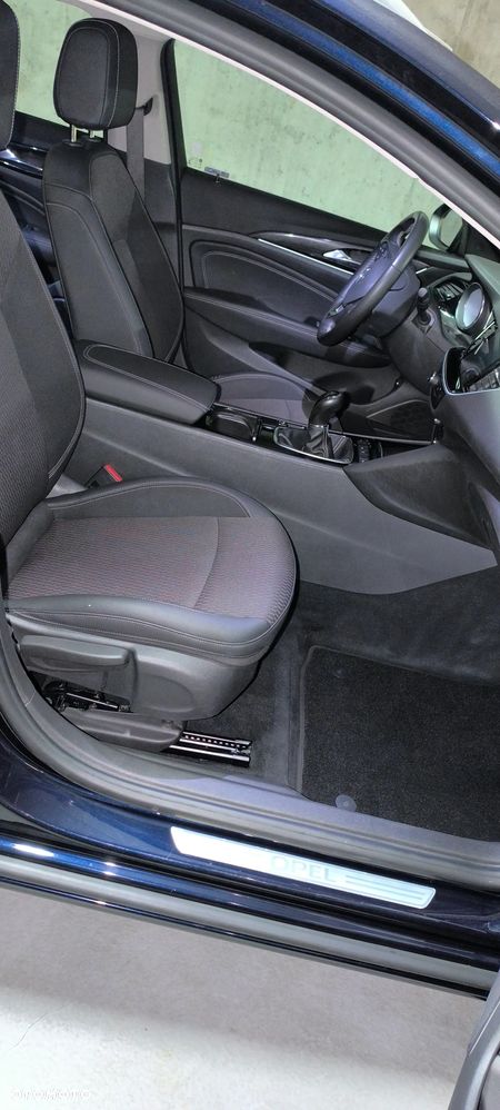 Opel Insignia 1.5 T Elite S&S - 12