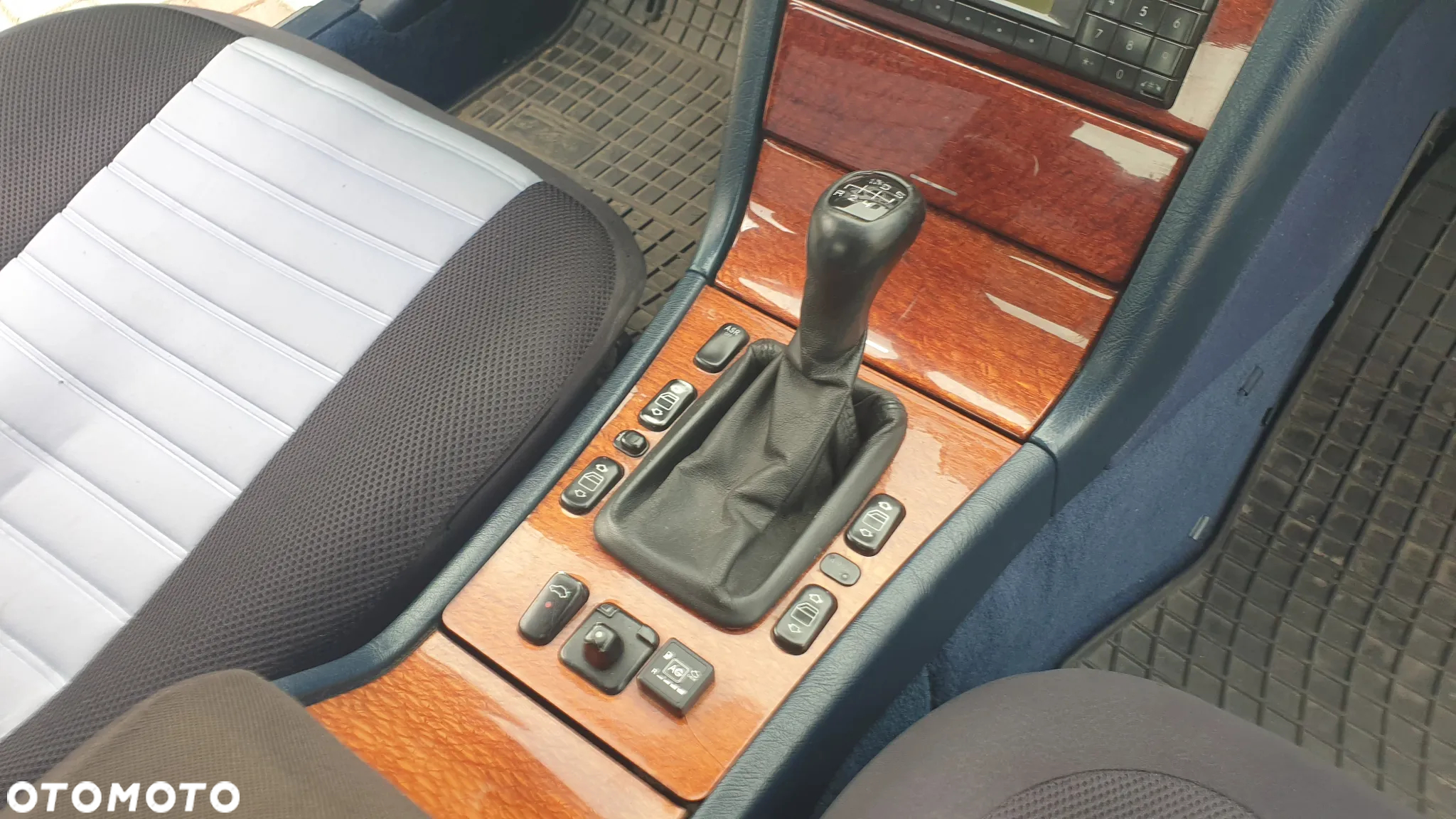 Mercedes-Benz Klasa E - 38