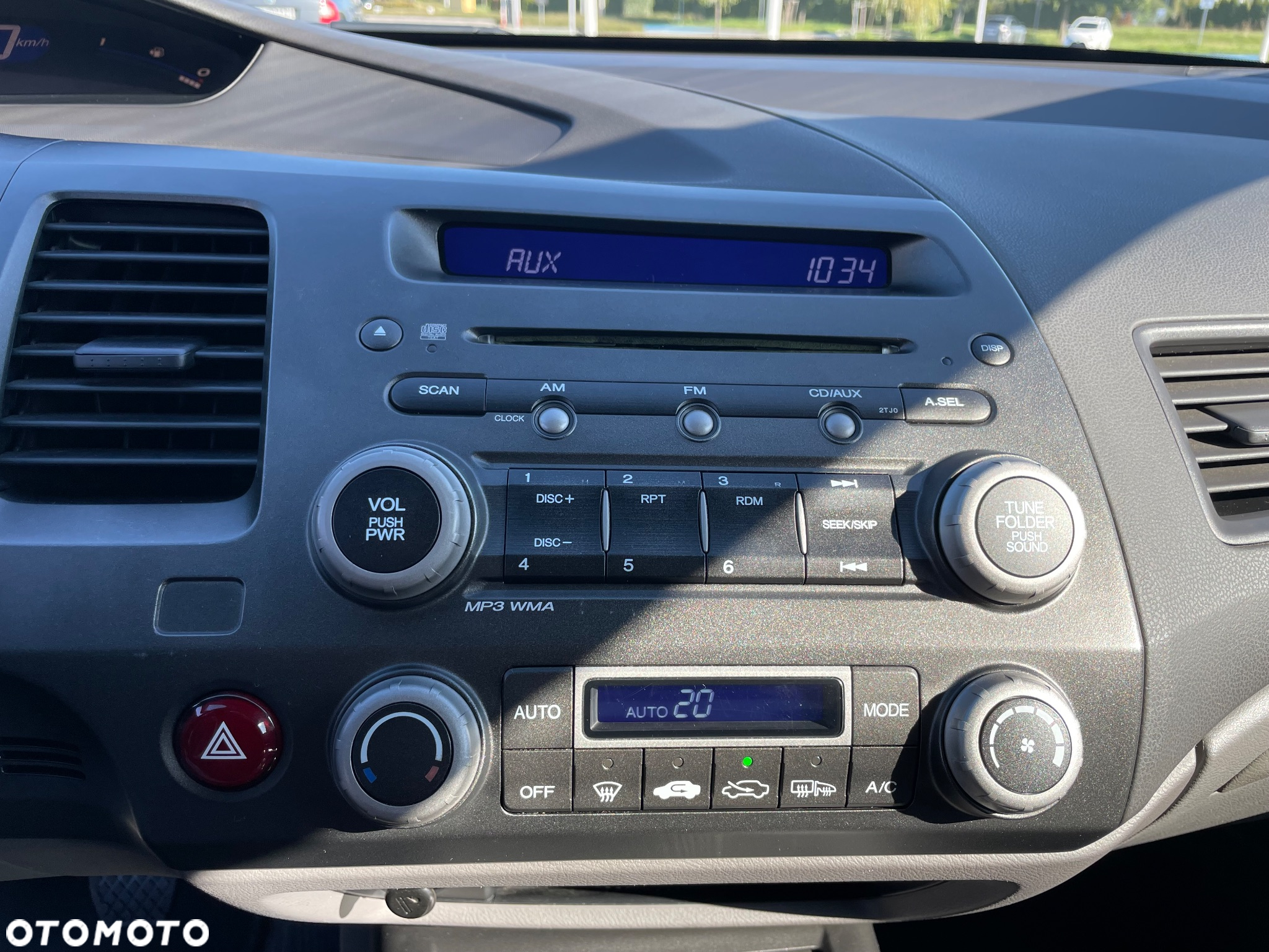 Honda Civic 1.8 Comfort - 11