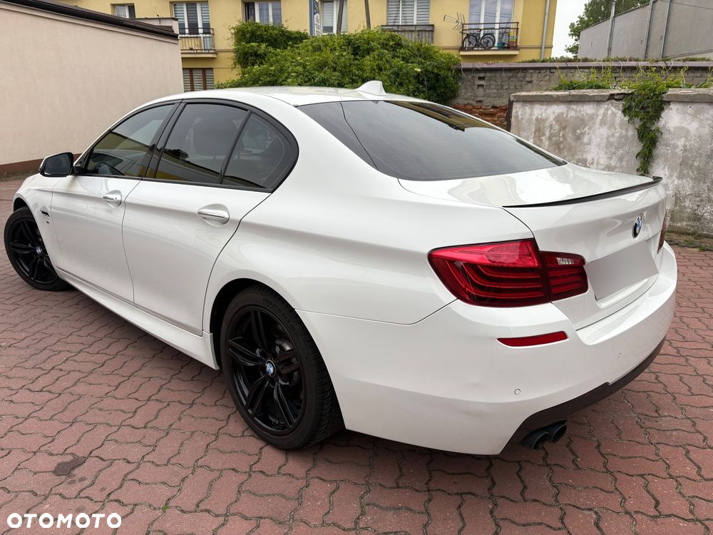BMW Seria 5 525d xDrive - 10
