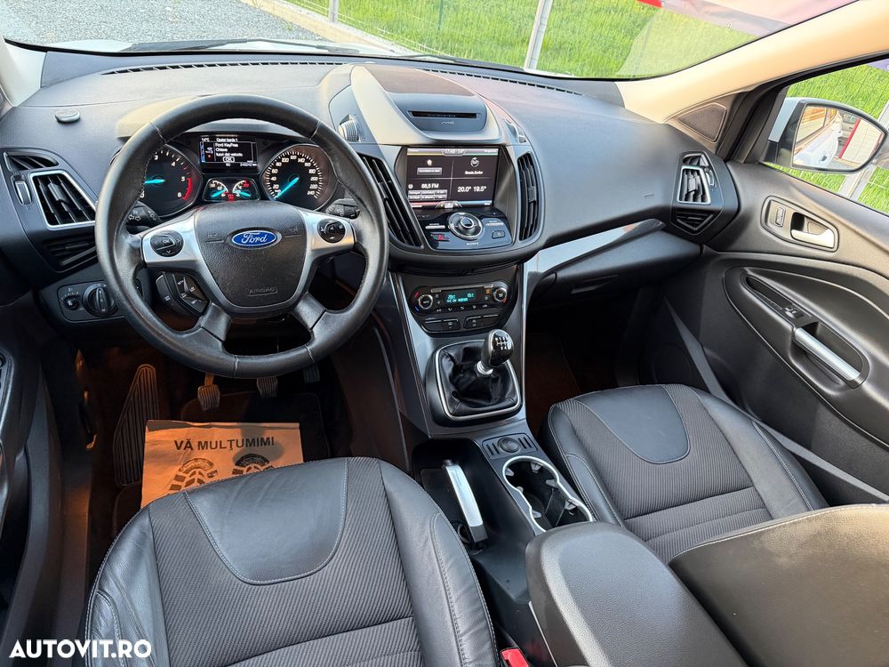 Ford Kuga 2.0 TDCi 2x4 Titanium - 6