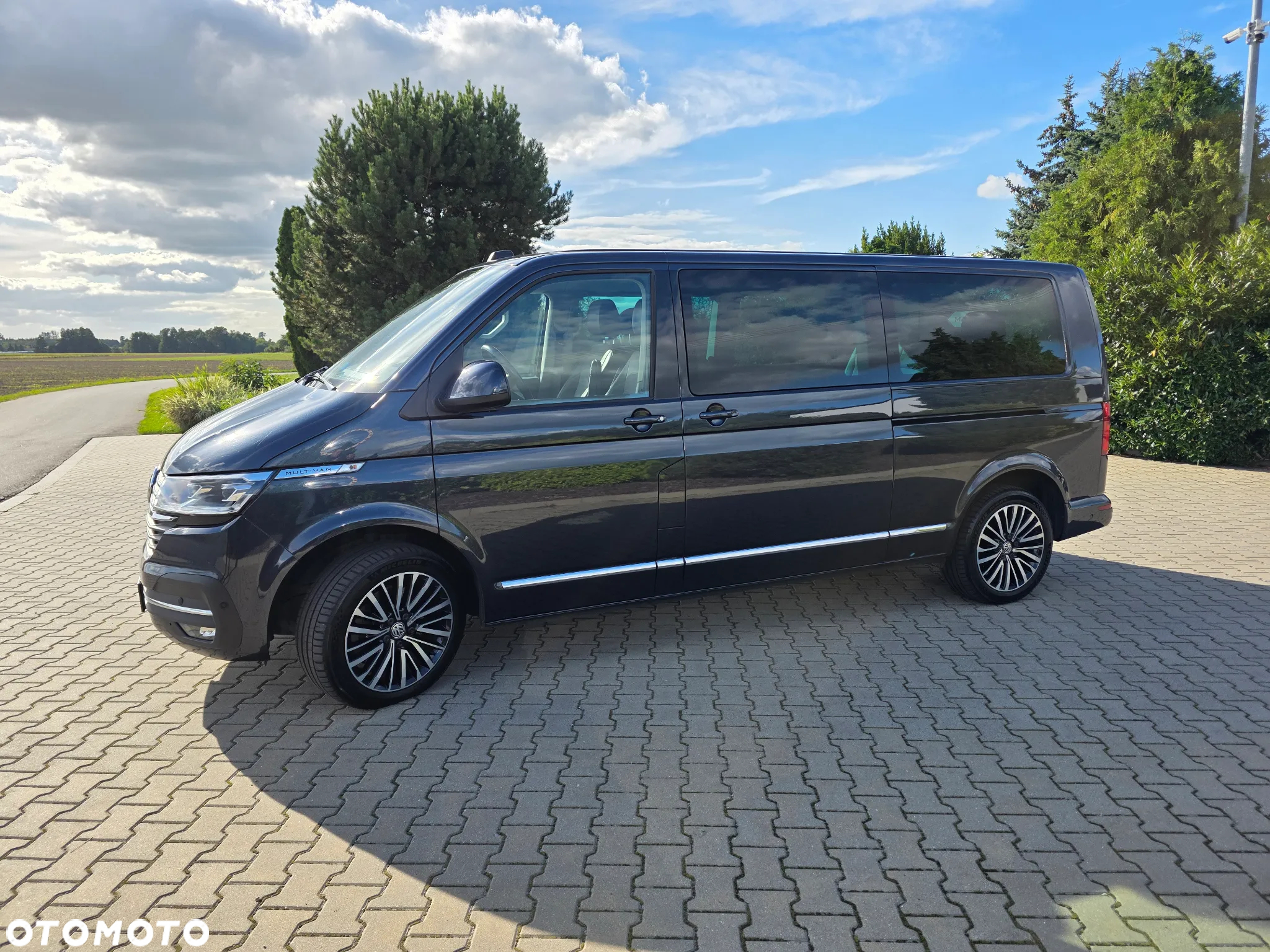 Volkswagen Multivan - 5