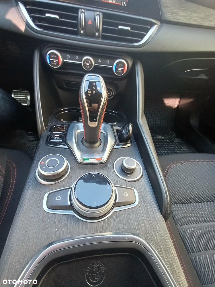 Alfa Romeo Giulia 2.0 Turbo Business - 9