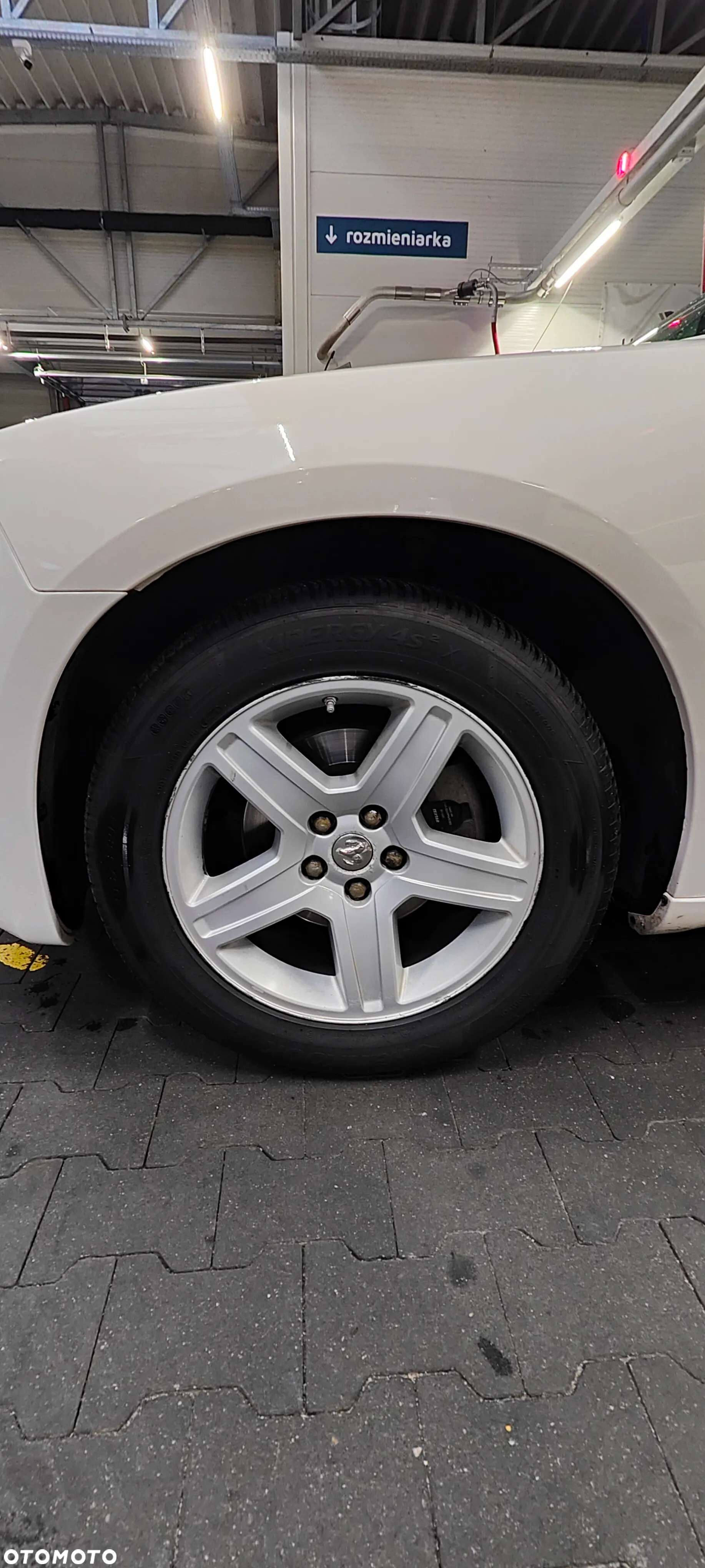 Dodge Charger 3.5 V6 SXT - 11