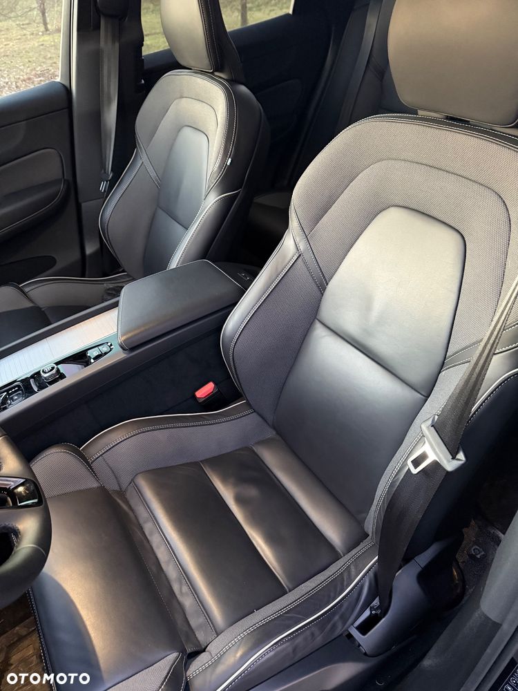Volvo XC 60 T6 AWD Ultra Black Edition - 14