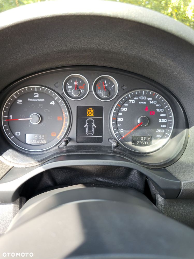 Audi A3 3-drzwiowe 1.6 TDI DPF Ambiente - 31