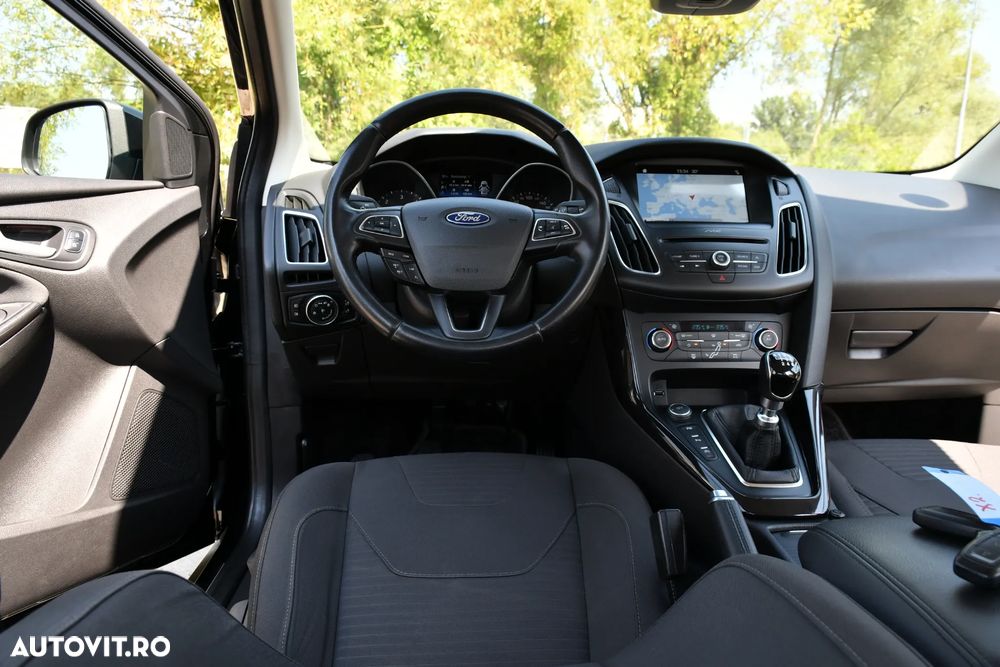 Ford Focus 1.5 EcoBlue Start-Stopp-System TITANIUM DESIGN - 38