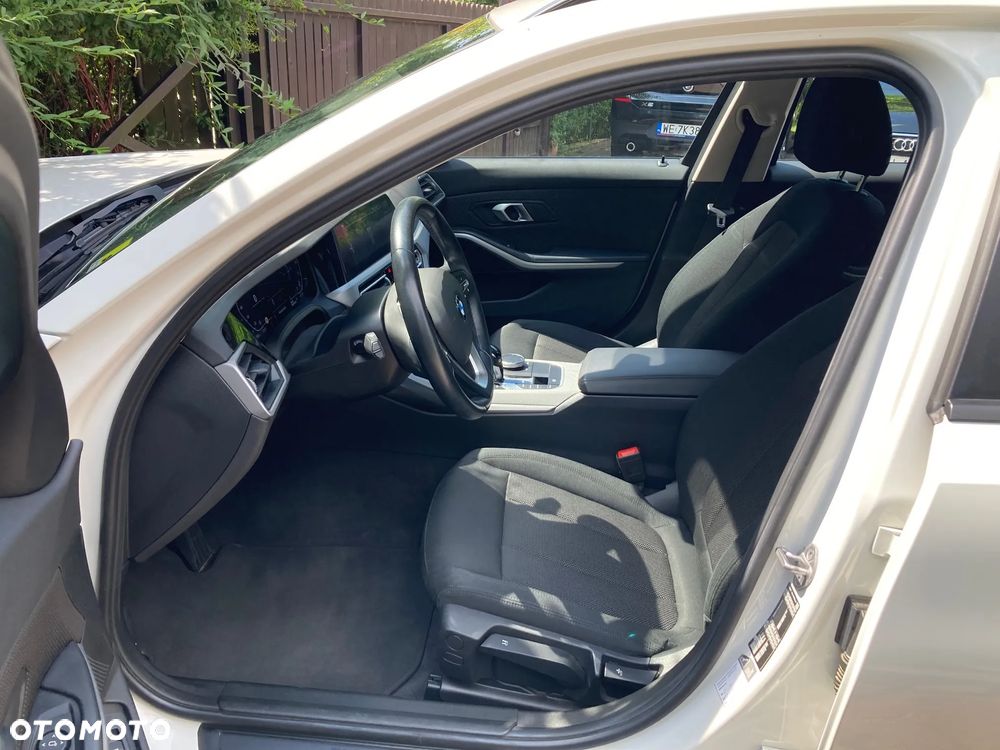 BMW Seria 3 318i Advantage - 12