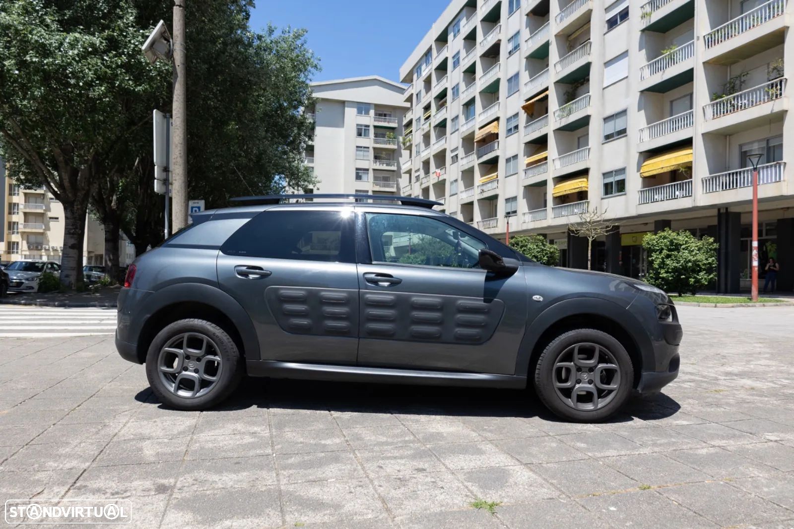 Citroën C4 Cactus 1.2 PureTech Shine - 1