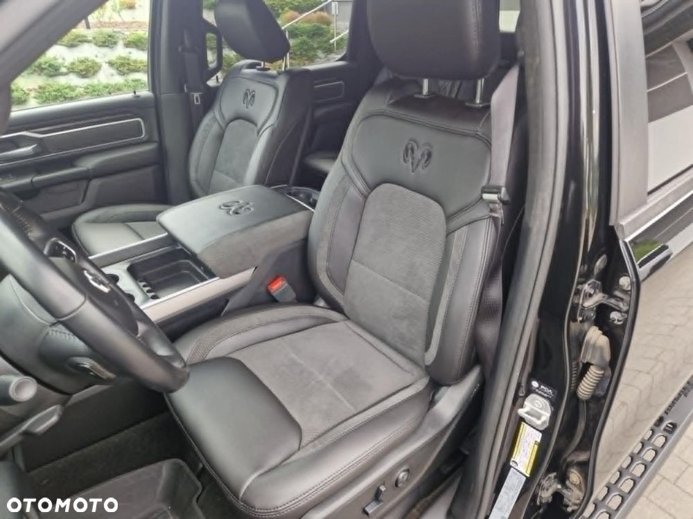 RAM 1500 5.7 Crew Cab Longbed Laramie Black - 14