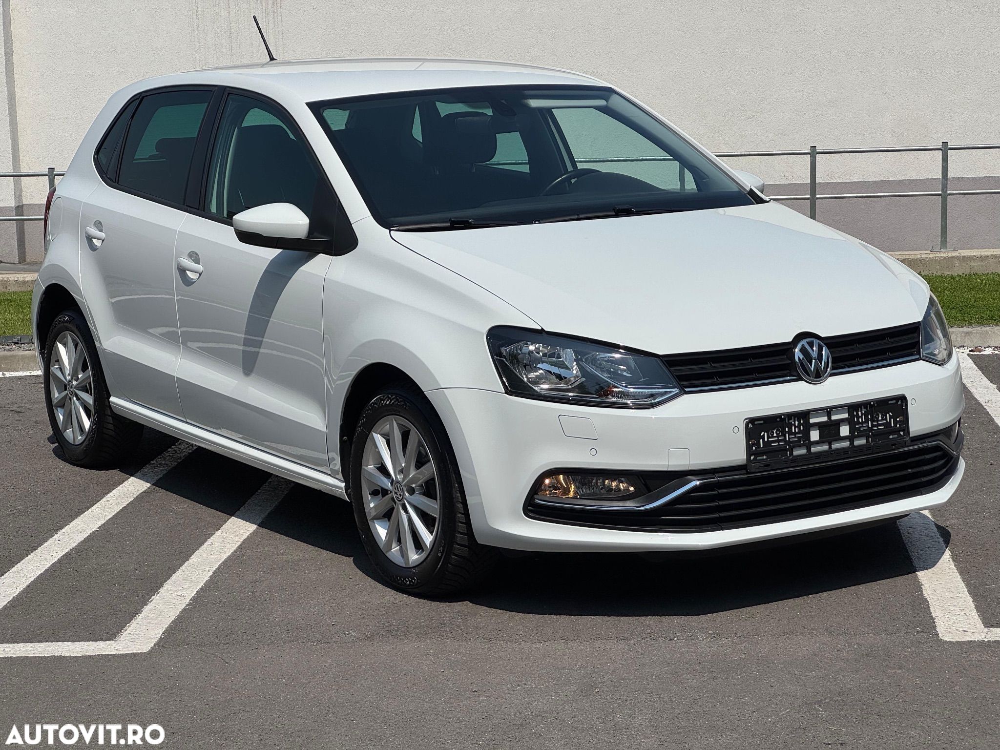 Volkswagen Polo 1.4 TDI Blue Motion Technology Lounge - 1