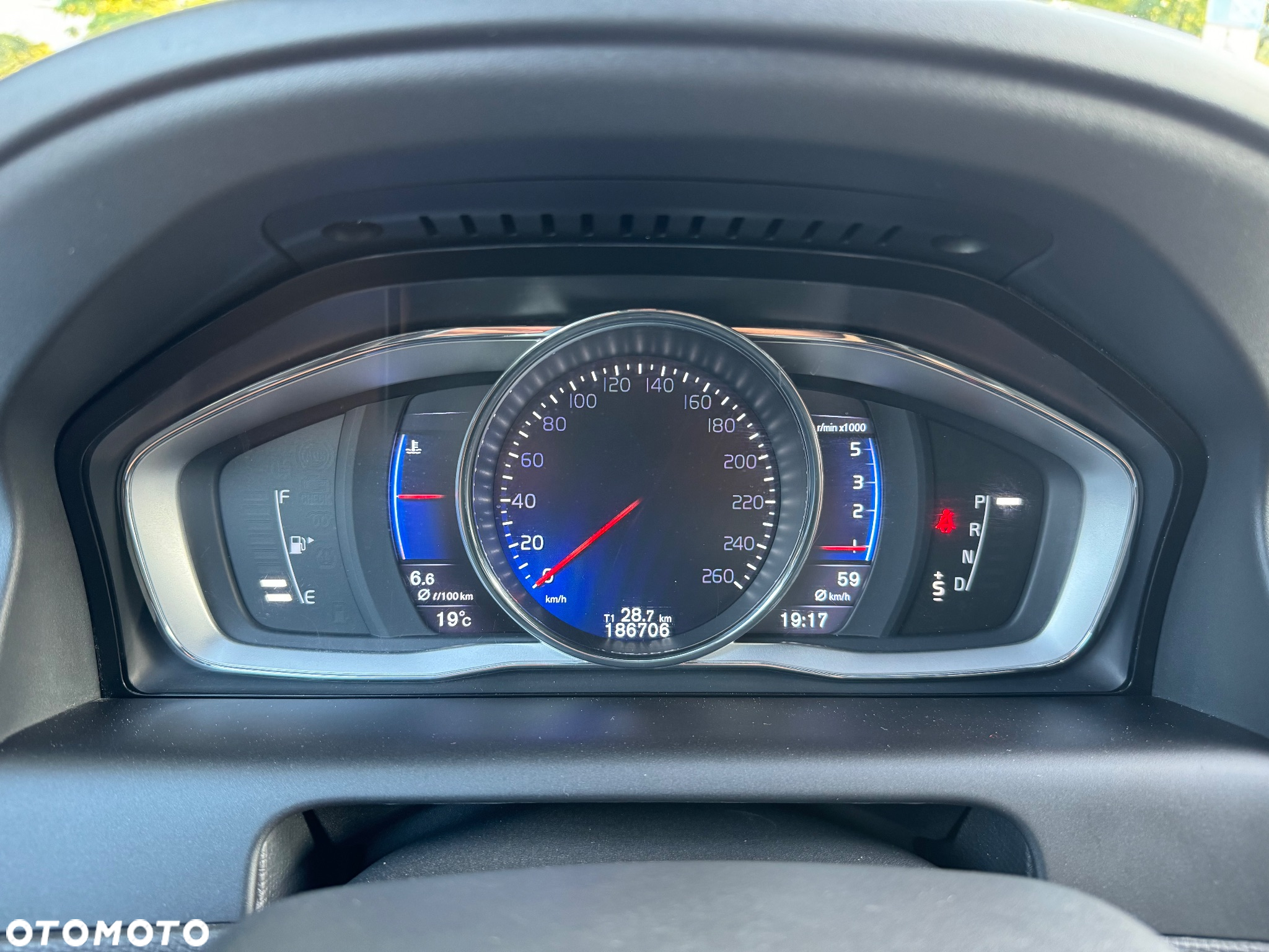 Volvo XC 60 D3 Drive-E R-Design Momentum - 21