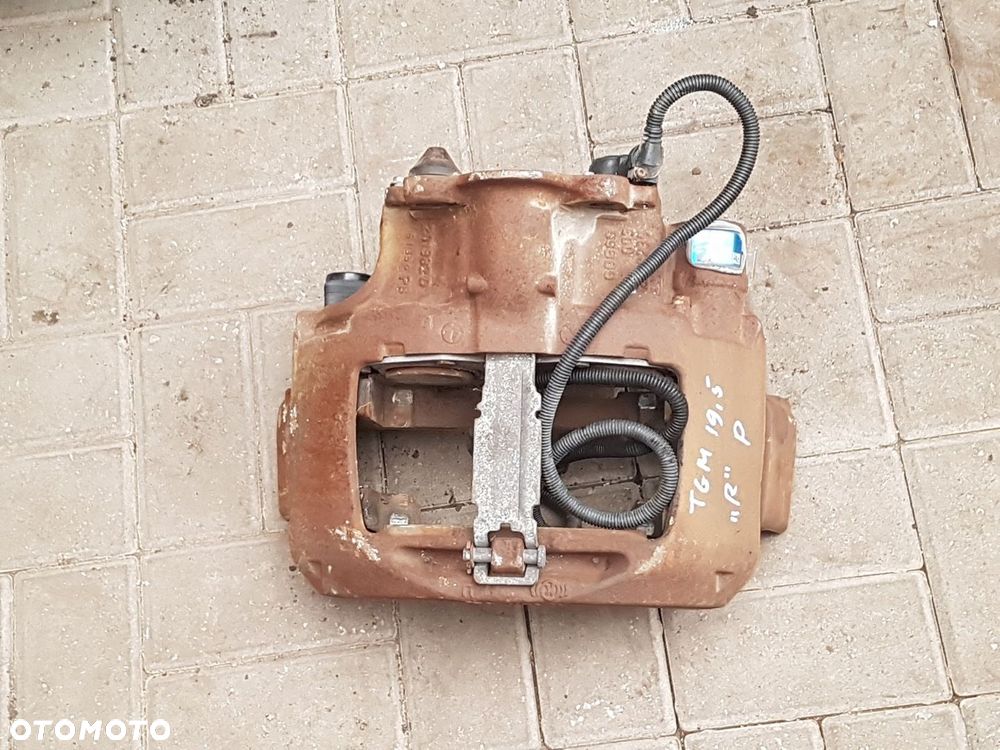 ZACISK HAMULCOWY PRAWY PRZÓD MAN TGM KOŁA 19,5 81508046706 - 1