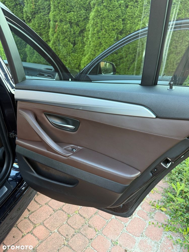 BMW Seria 5 520d M Sport - 23
