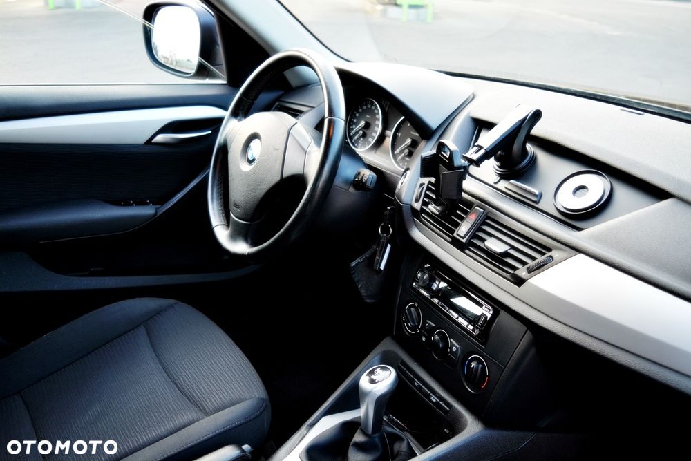 BMW X1 sDrive18d xLine - 13