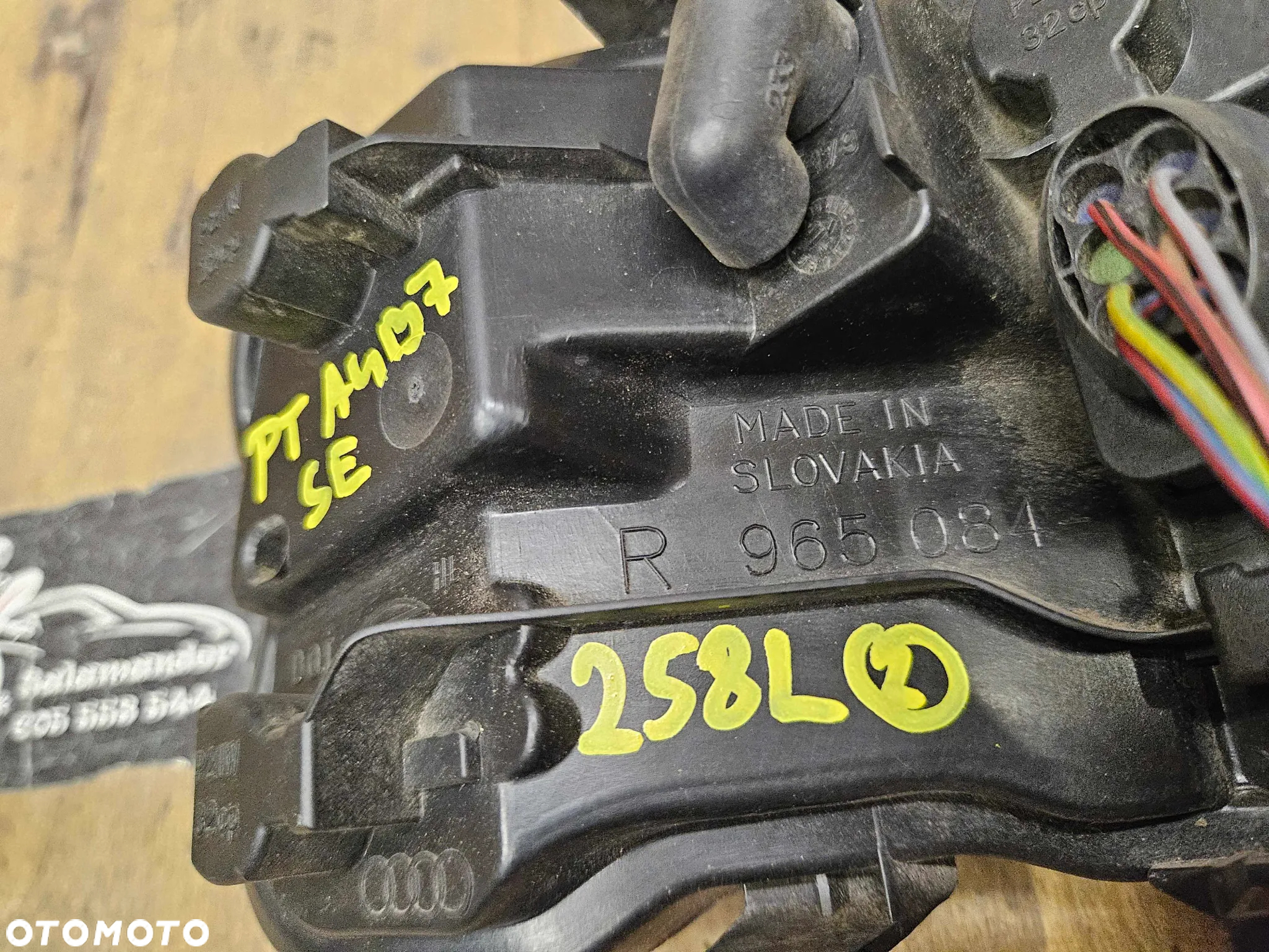 Wklad Lampa Lampy Oprawa Zarowki Mocowanie Tyl Prawy Tylne AUDI A4 B7 Sedan - 16