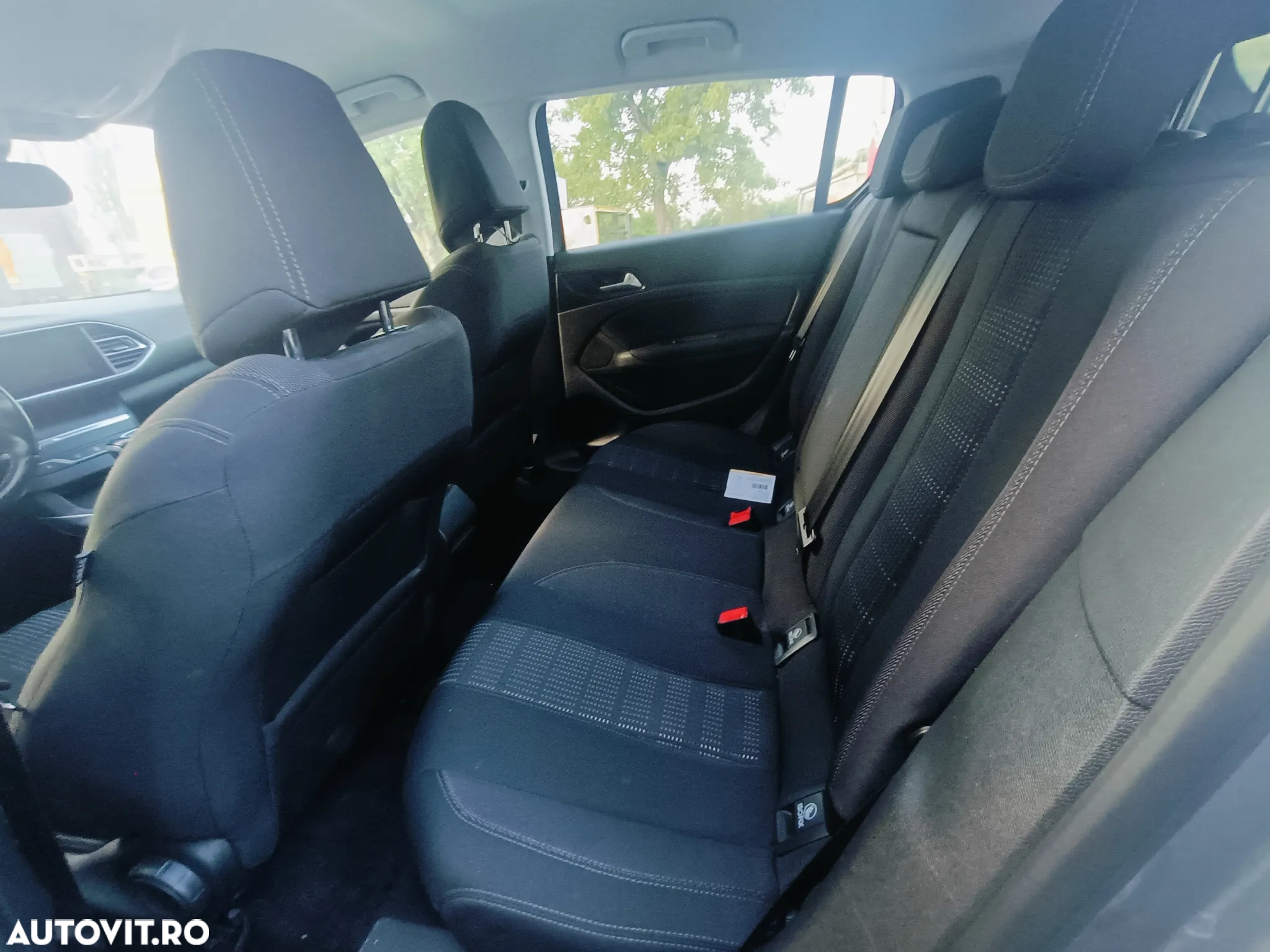 Peugeot 308 1.2 L PureTech Turbo Allure - 9