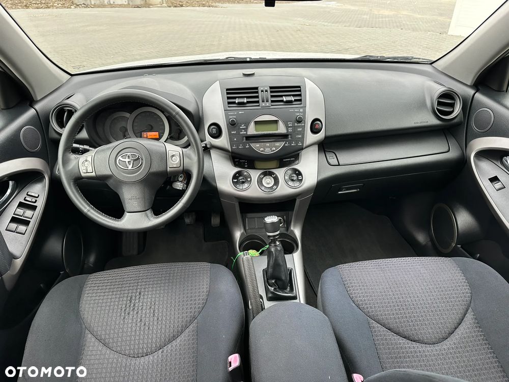 Toyota RAV4 2.2 D-4D 4x4 Travel - 11