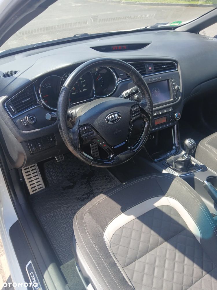 Kia Ceed 1.6 CRDi GT Line - 9