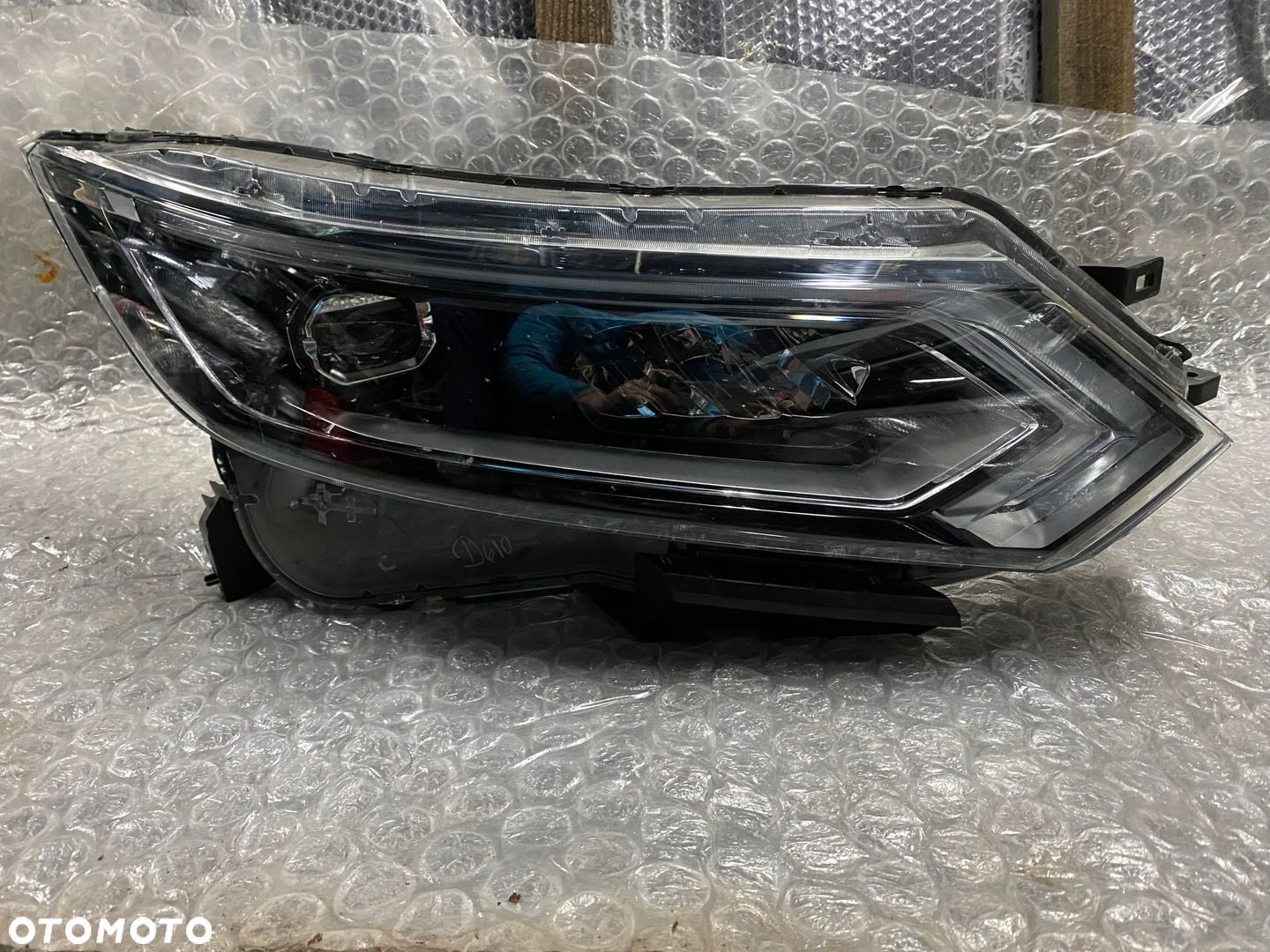LAMPA PRAWA FULL LED NISSAN QASHQAI J11 LIFT - 1