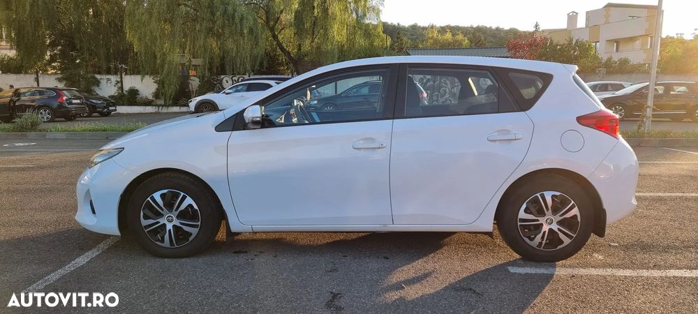 Toyota Auris - 2