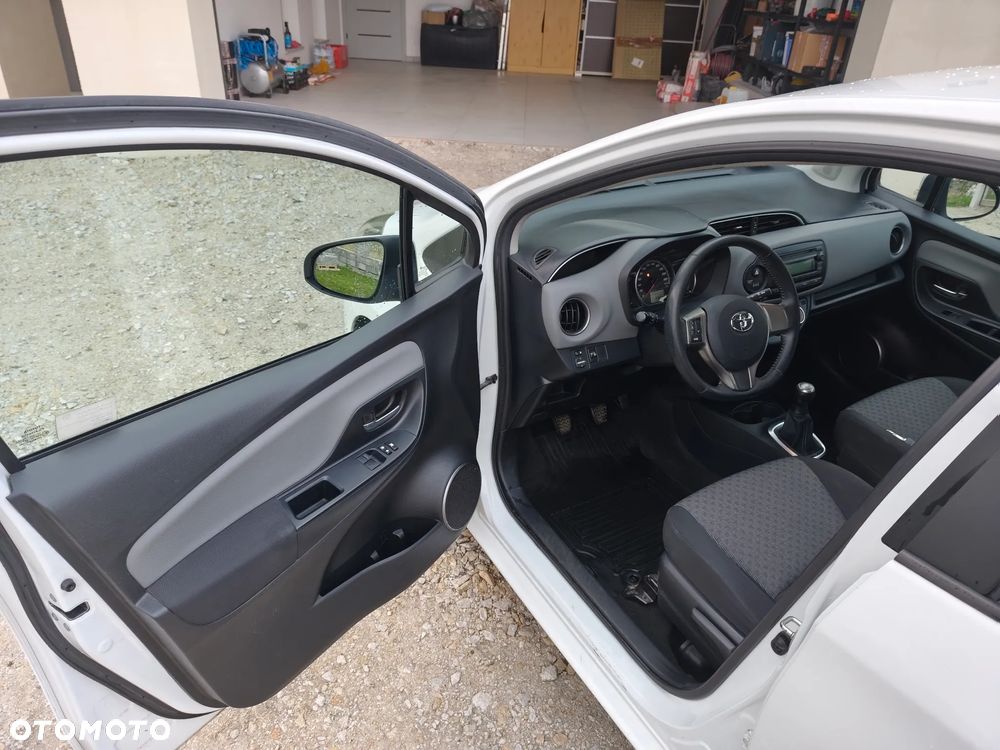 Toyota Yaris 1.0 Active EU6 - 12