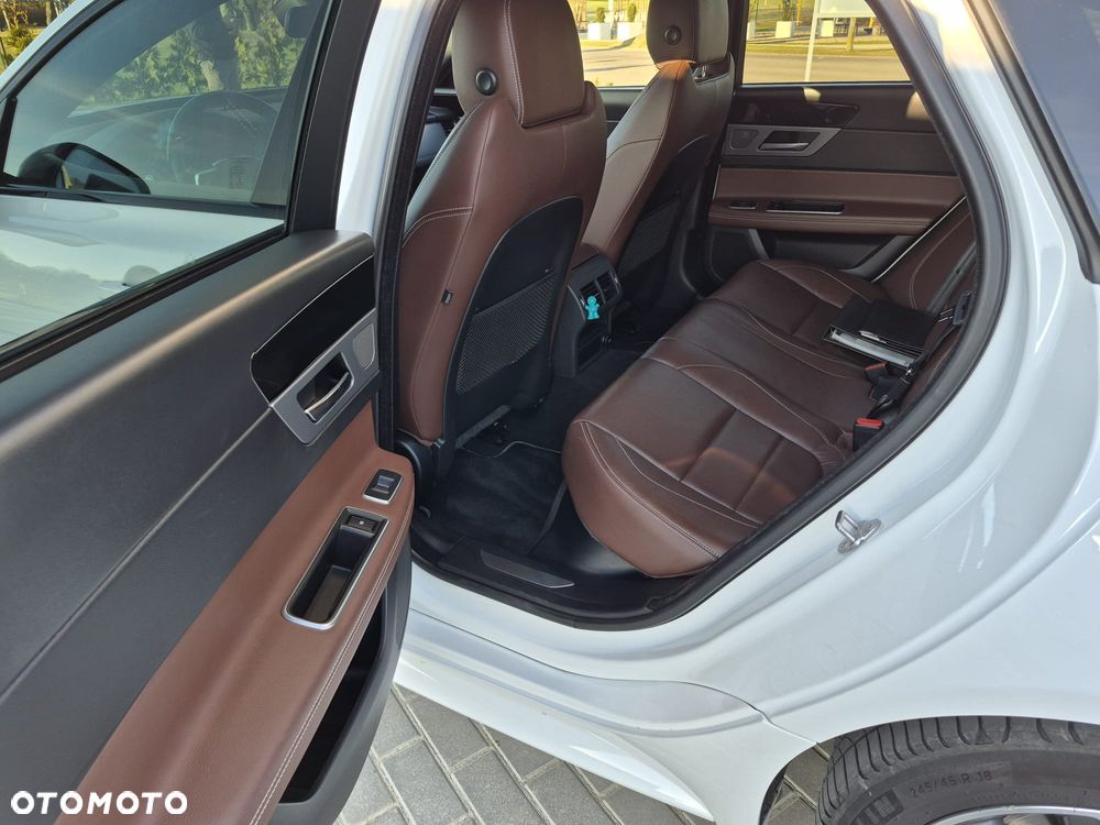 Jaguar XF 2.0 i4D AWD Prestige - 11