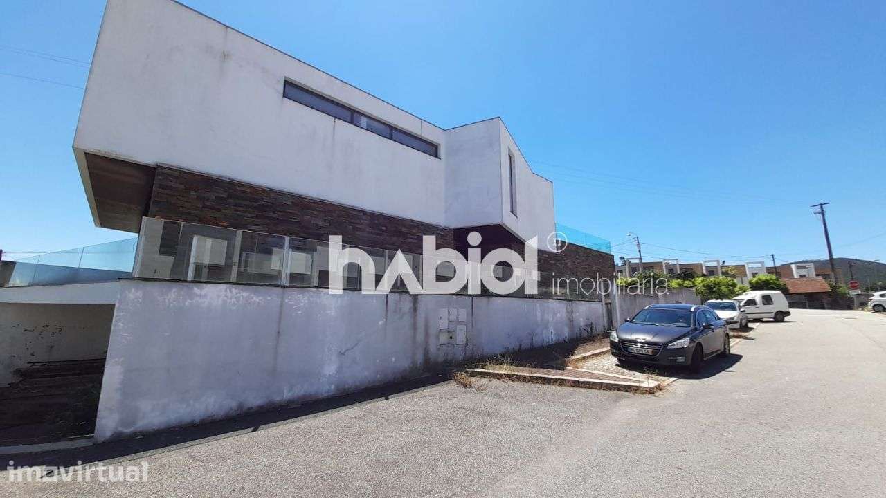 Moradia T4, Individual com piscina em Barcelos - Grande imagem: 3/39