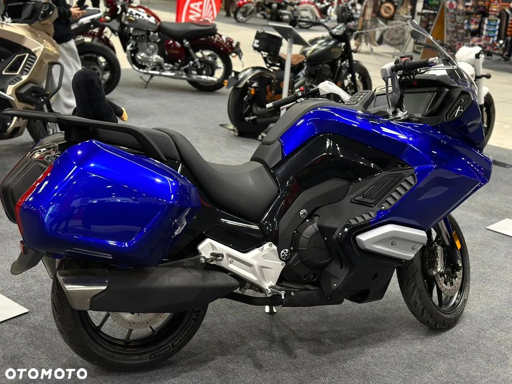 Jawa 750 Touring - 3