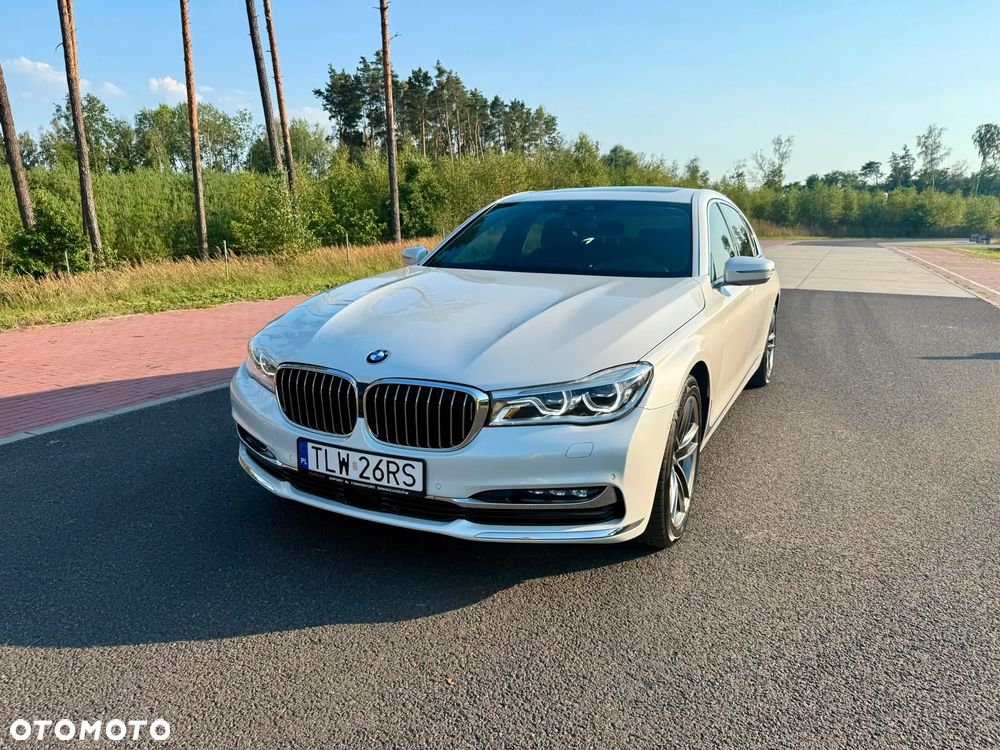BMW Seria 7 750i xDrive - 1
