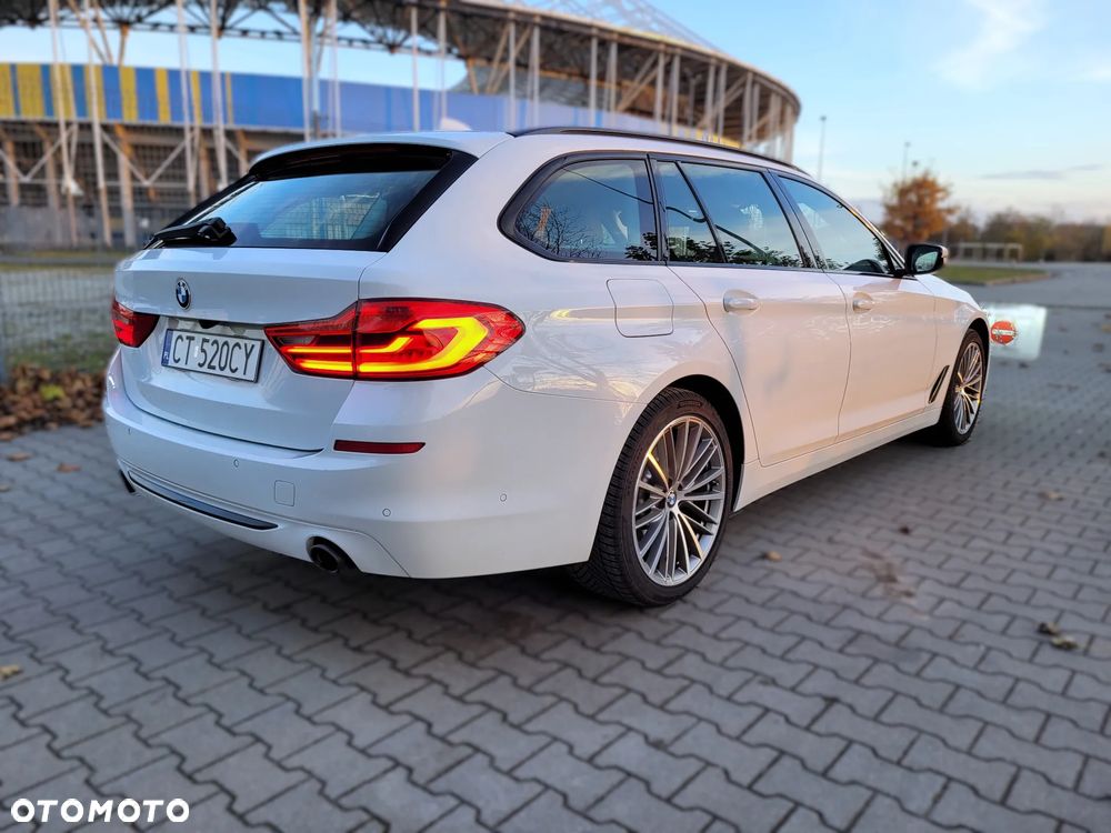 BMW Seria 5 520d Sport Line - 11
