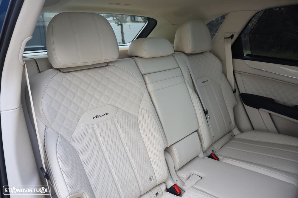 Bentley Bentayga V8 Azure - 37