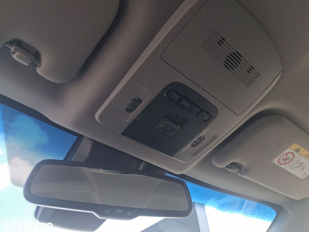 Toyota Camry 2.5 Hybrid Comfort CVT - 27
